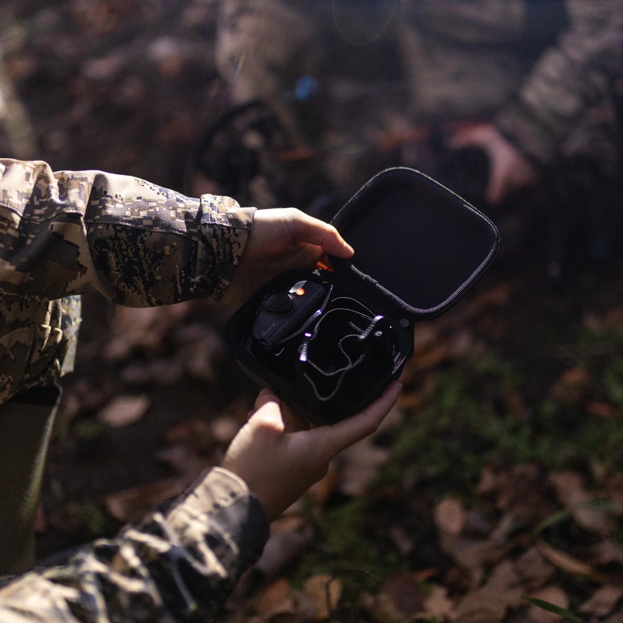 MH8 Black Headlamp and Powercase